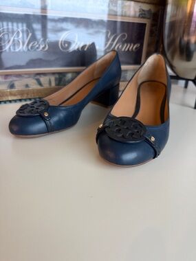 Tory Burch Navy Leather Mid Block Heel Pumps with Logo Plaque